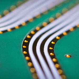 RF traces on printed circuit board