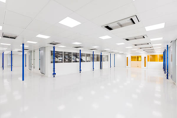 The PHIX main cleanroom before the move of the equipment