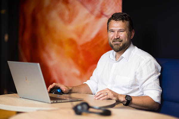 portrait of sales account manager Roelof Brits