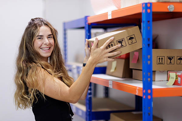 Portrait of PHIX logistics employee Selin