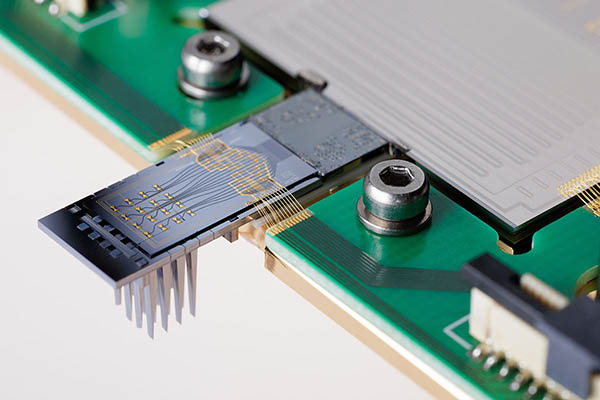 Close-up of the TERA6G transmitter antenna
